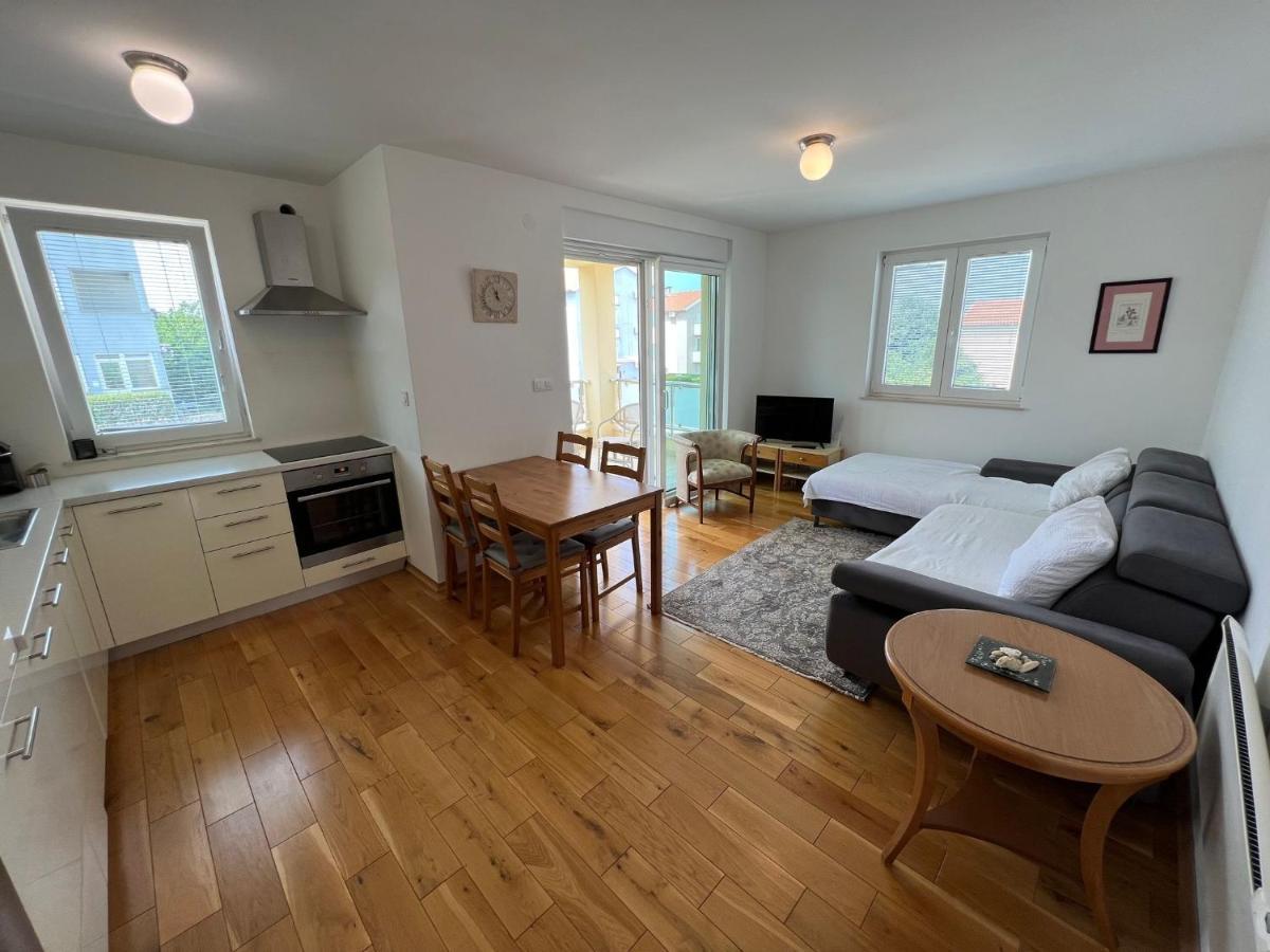 Apartman Sven Малинска Экстерьер фото
